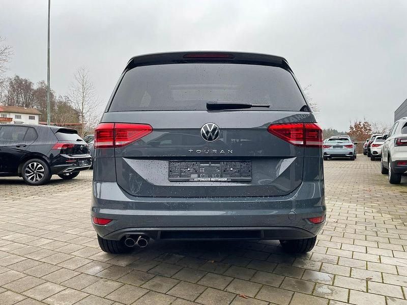 Gebraucht VW Touran Comfortline 150 PS (110 kW) 2022 Grau Van / Kleinbus