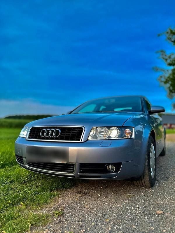 Silber Gebraucht 2004 Audi A4 Basis Limousine | 1.500 € (Guter Preis) - Bild 1/4