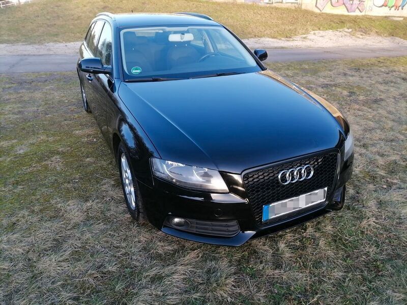 Schwarz Gebraucht 2011 Audi A4 Ambition Kombi | 6.300 € (Superpreis) - Bild 1/4