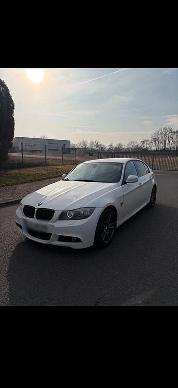 Gebraucht BMW 320 M Sport 184 PS (135 kW) 2011 Weiß Limousine