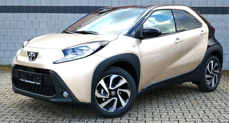 Gebraucht Toyota Aygo X 72 PS (52 kW) 2025 Beige SUV