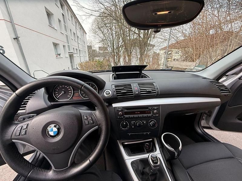 Gebraucht BMW 116 122 PS (89 kW) 2010 Silber Kleinwagen