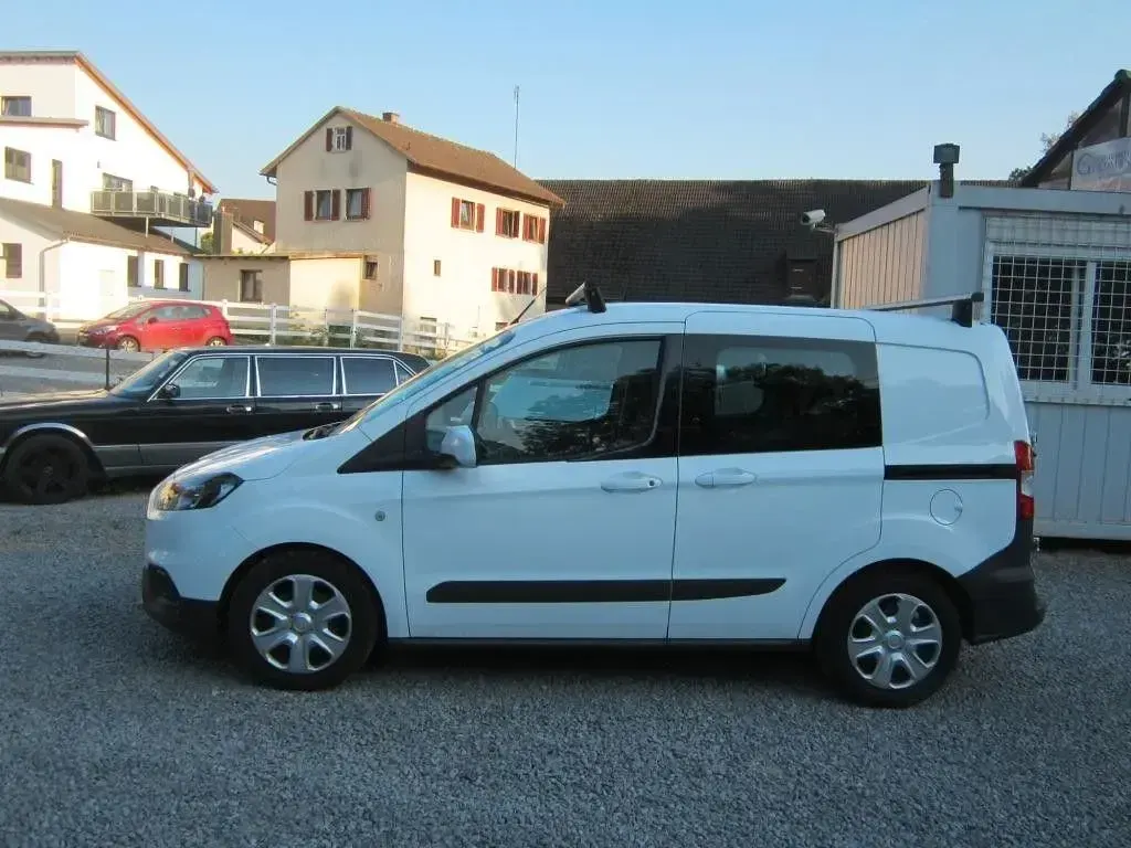Gebraucht Ford Courier 75 PS (55 kW) 2019 Weiß Van / Kleinbus