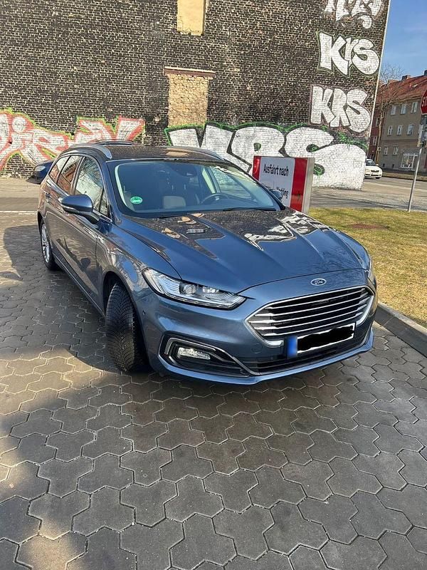 Gebraucht Ford Mondeo Titanium 150 PS (110 kW) 2022 Blau Kombi