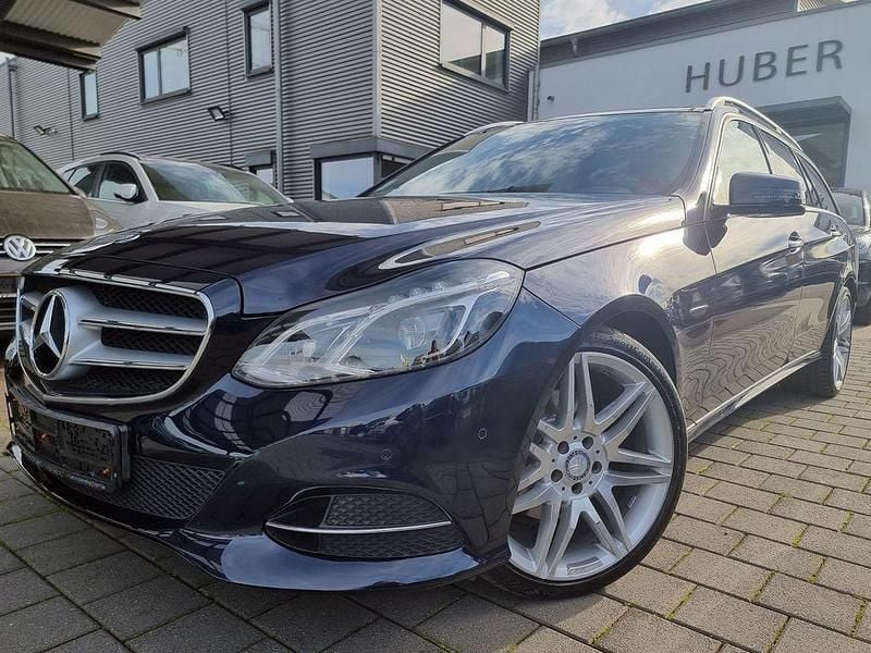 Gebraucht Mercedes E350 AMG 252 PS (185 kW) 2014 Blau Limousine