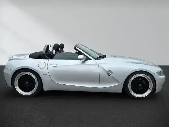 Gebraucht BMW Z4 Sport Line 286 PS (210 kW) 2004 Silber Cabrio