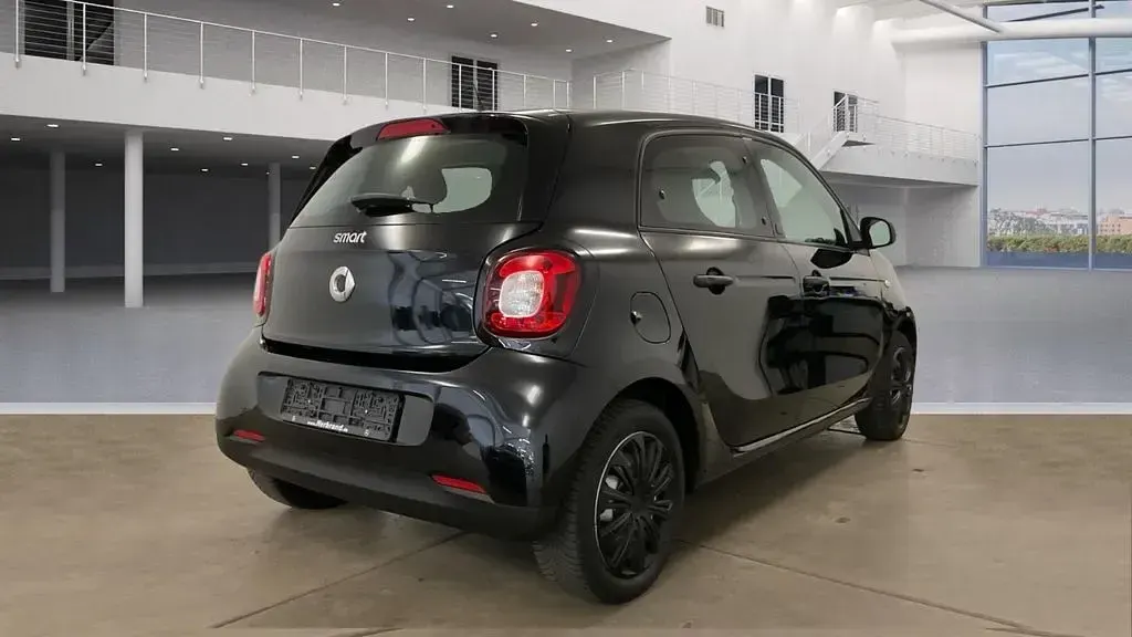 Gebraucht Smart ForFour Electric Drive 60 kW (82 PS) 2021 Schwarz Limousine