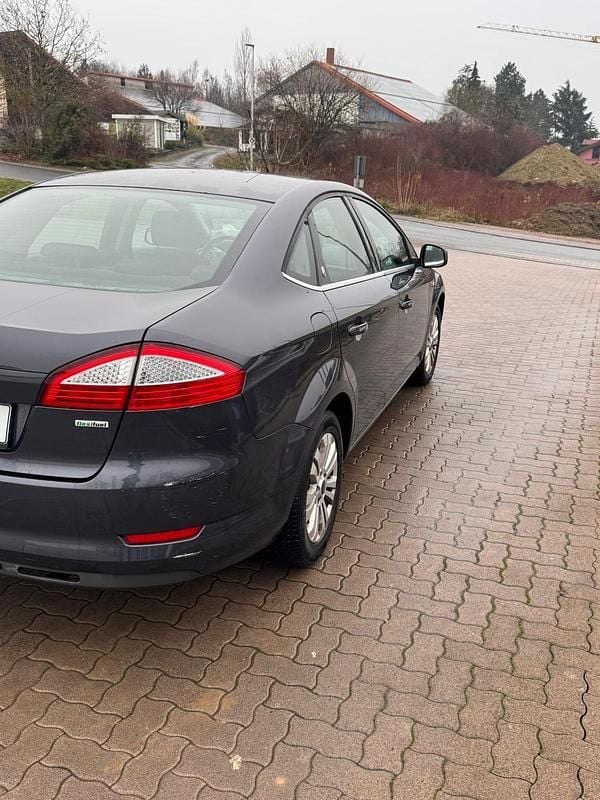 Gebraucht Ford Mondeo 145 PS (106 kW) 2009 Blau Limousine