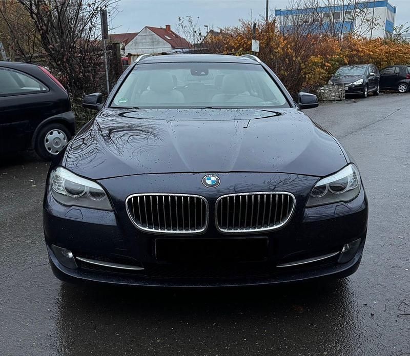 Gebraucht BMW 520 184 PS (135 kW) 2012 Blau Kombi