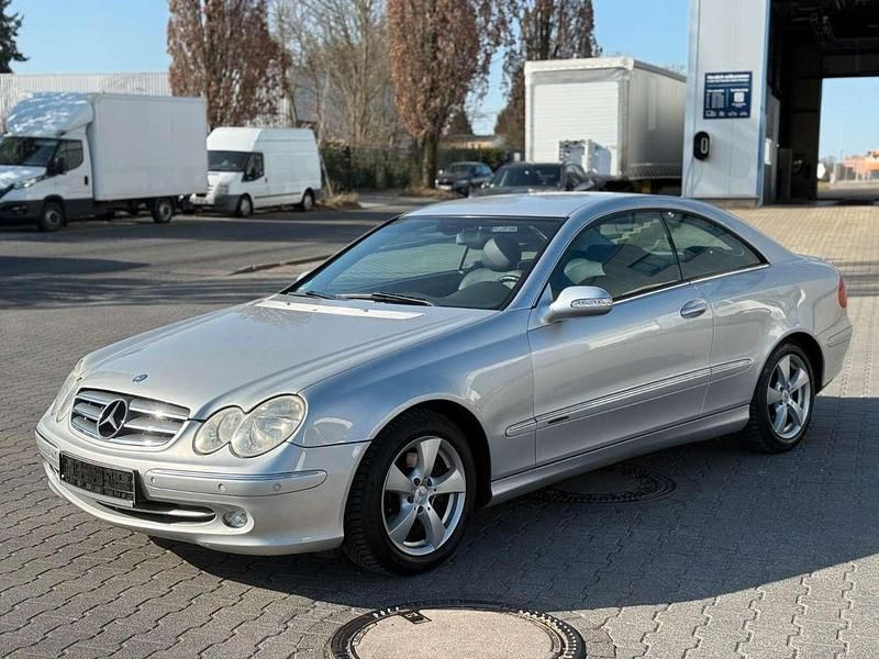 Gebraucht Mercedes CLK320 218 PS (160 kW) 2002 Silber Coupé