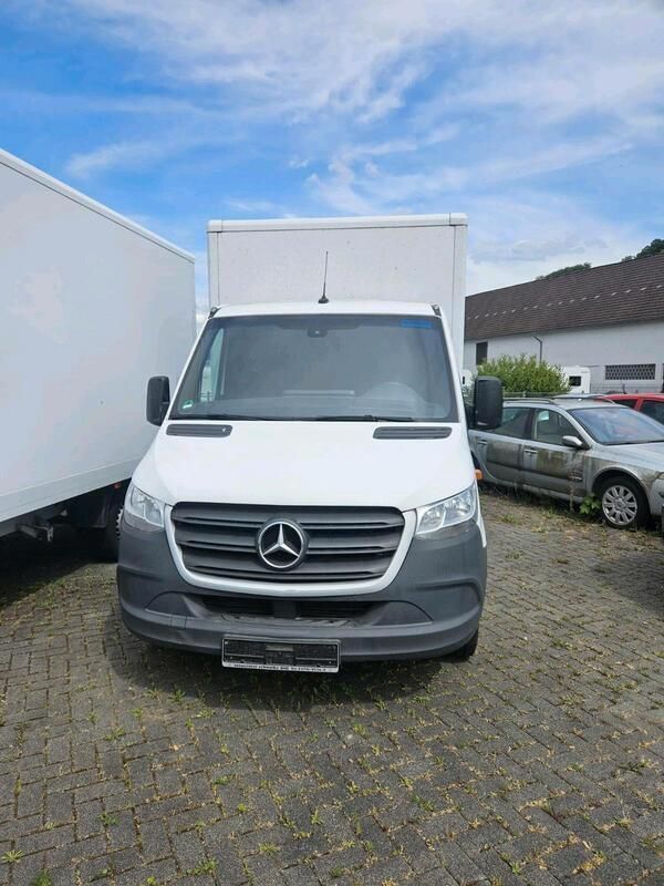 Weiß Gebraucht 2020 Mercedes 316 Van | 27.000 € - Bild 1/4