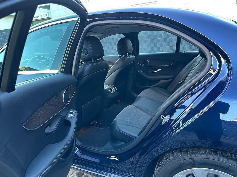 Gebraucht Mercedes C300e 211 PS (155 kW) 2021 Blau Limousine
