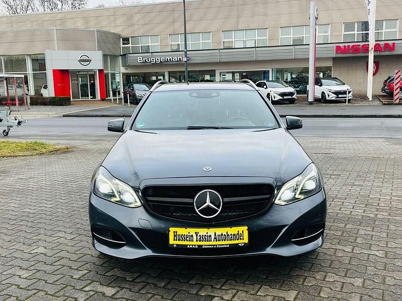 Gebraucht Mercedes E350 252 PS (185 kW) 2013 Grau Kombi