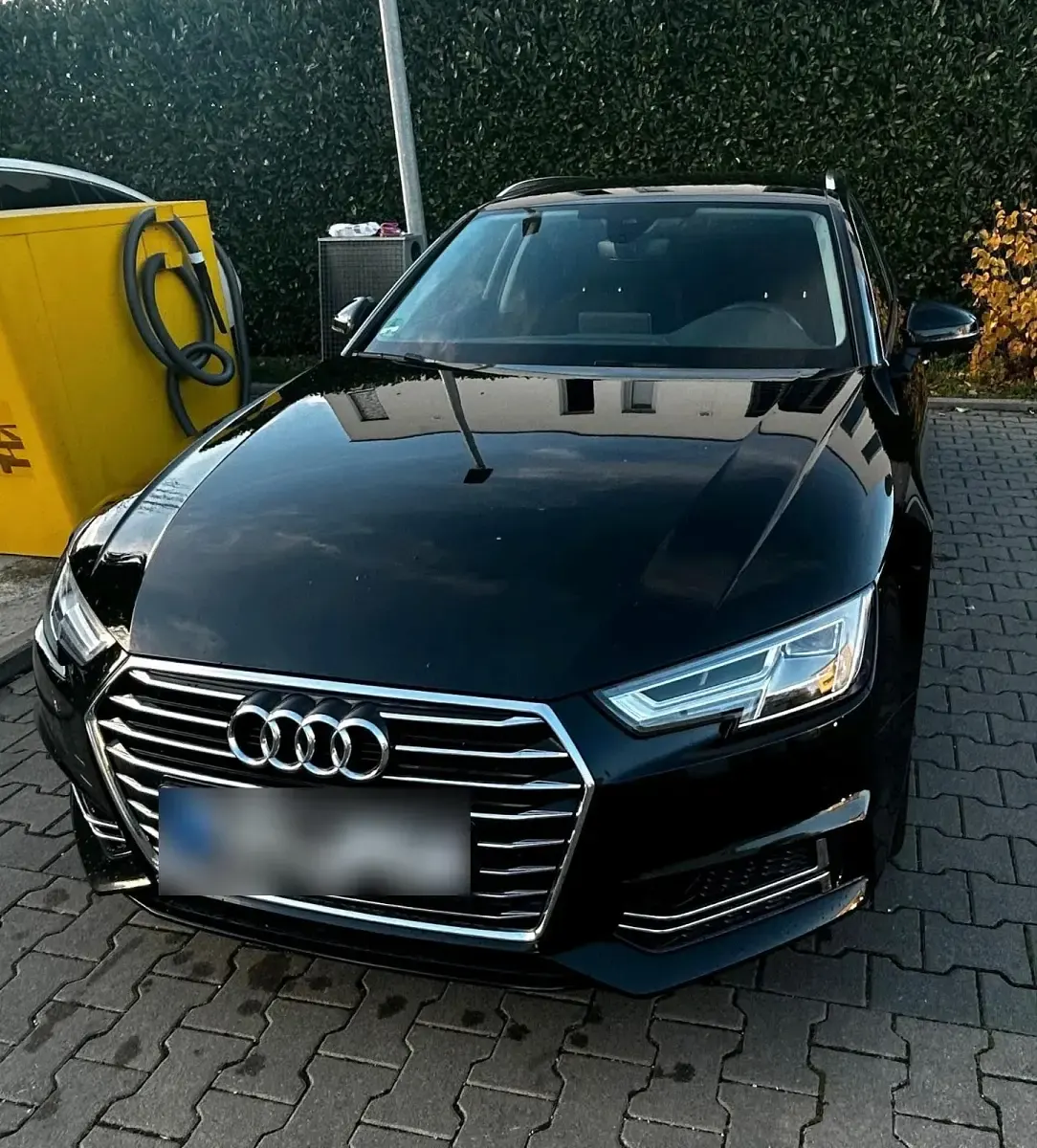 Gebraucht Audi A4 190 PS (139 kW) 2019 Schwarz Kombi