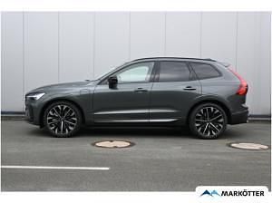 Neu Volvo XC60 Plus 455 PS (334 kW) 2026 Grün (forest lake/ metallic) SUV