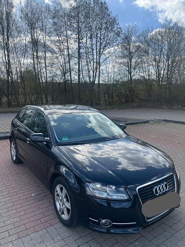 Gebraucht Audi A3 Attraction 105 PS (77 kW) 2012 Schwarz Kleinwagen