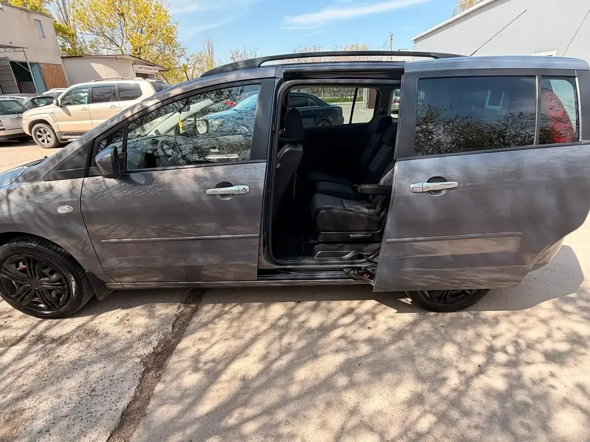 Gebraucht Mazda MPV 150 PS (110 kW) 2006 Grau Van / Kleinbus
