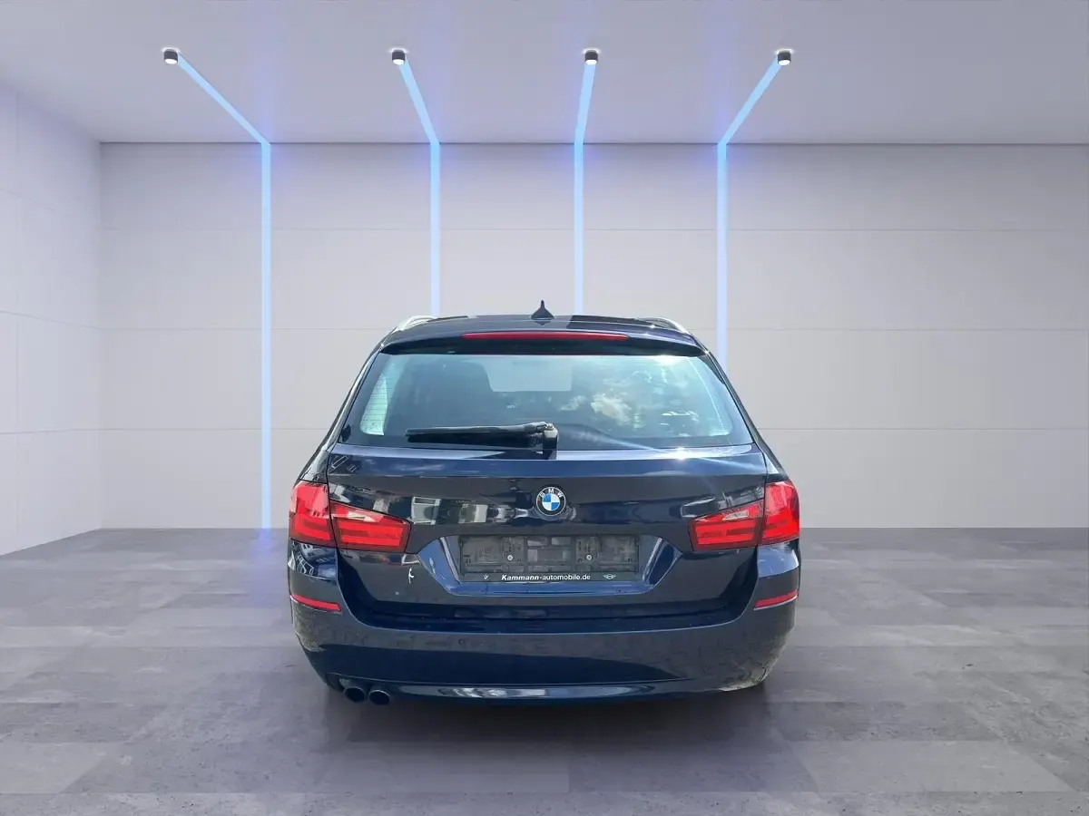 Gebraucht BMW 520 Sport Line 184 PS (135 kW) 2012 Blau Kombi