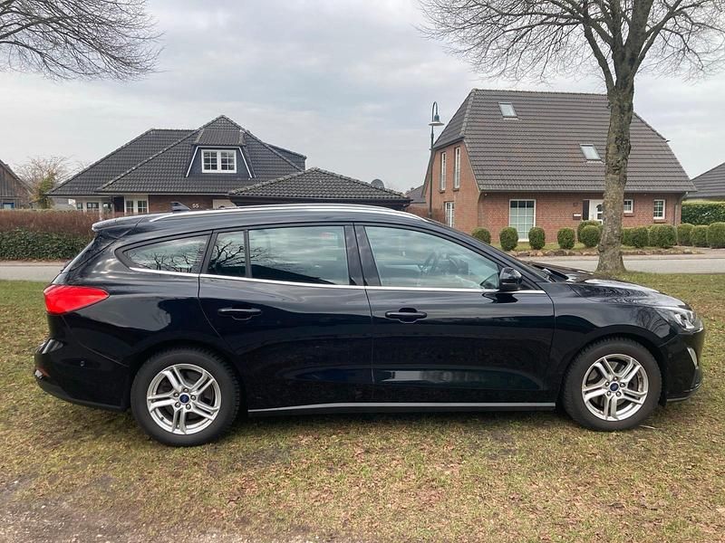 Gebraucht Ford Focus 120 PS (88 kW) 2020 Schwarz Kombi