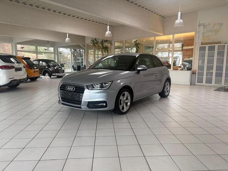 Silber Gebraucht 2016 Audi A1 Basis Limousine | 10.999 € (Fairer Preis) - Bild 1/4