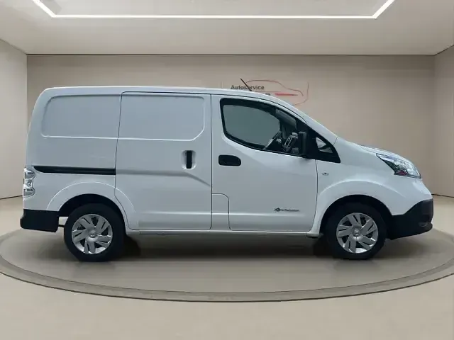 Gebraucht Nissan e-NV200 80 kW (109 PS) 2016 Weiß Van / Kleinbus