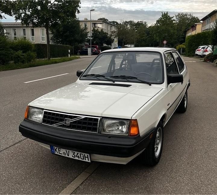 Weiß Gebraucht 1988 Volvo 340 Coupé | 6.990 € - Bild 1/4