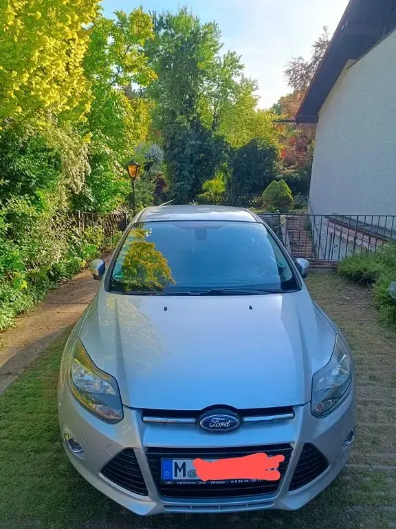 Gebraucht Ford Focus Titanium 150 PS (110 kW) 2011 Silber Limousine