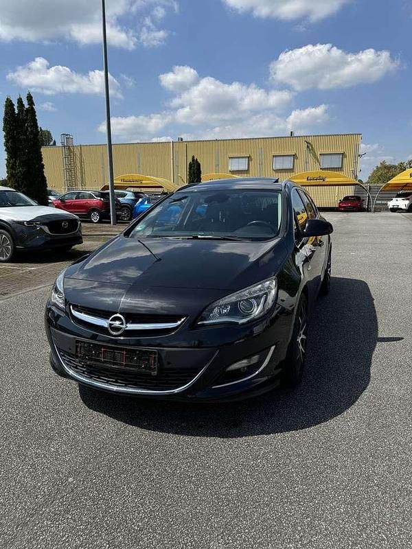 Schwarz Gebraucht 2013 Opel Astra Sport Kombi | 7.000 € (Etwas zu teuer) - Bild 1/4