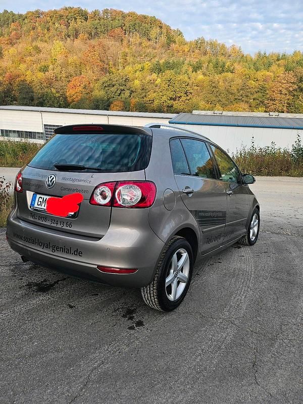 Braun Gebraucht 2011 VW Golf VI Kleinwagen | 4.799 € (Superpreis) - Bild 1/4