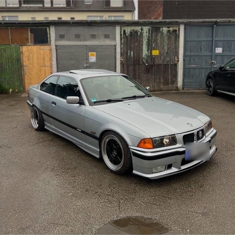 Silber Gebraucht 1995 BMW 323 M Sport Coupé | 7.800 € - Bild 1/4