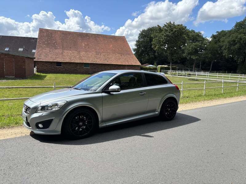 Grau Gebraucht 2011 Volvo C30 R-Design Kleinwagen | 16.000 € - Bild 1/4