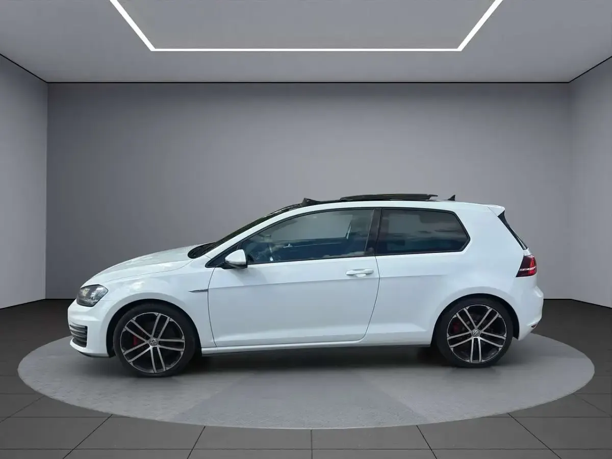 Gebraucht VW Golf VII GTD 184 PS (135 kW) 2015 Pure white Kleinwagen