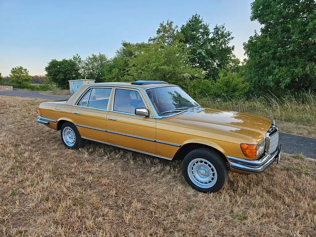 Gebraucht Mercedes 280 156 PS (114 kW) 1977 Gold Limousine