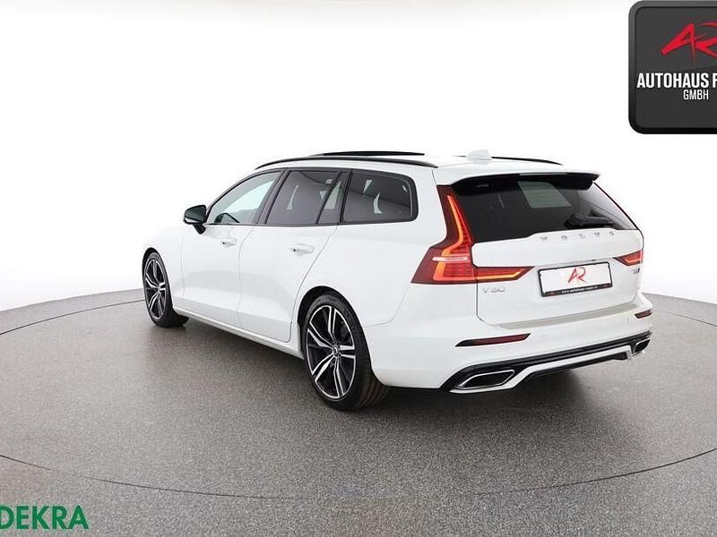 Gebraucht Volvo V60 R-Design 310 PS (228 kW) 2019 Ice white, solid / solid Kombi