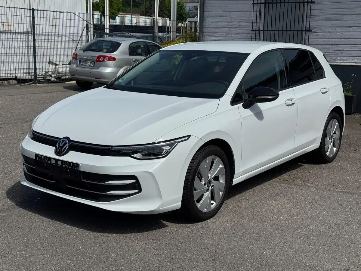Gebraucht VW Golf VIII Goal 116 PS (85 kW) 2025 Weiß Limousine
