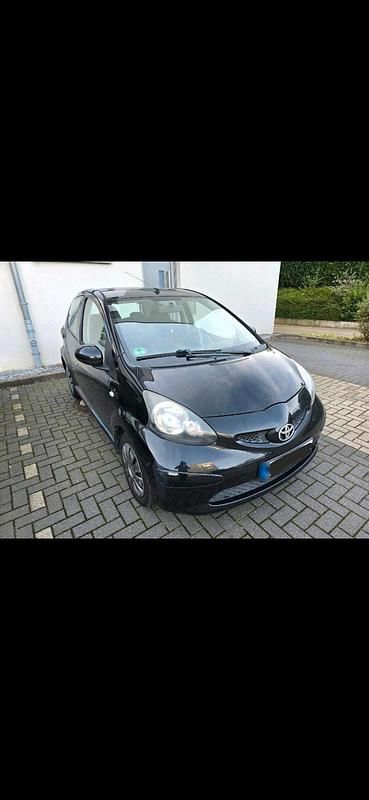 Gebraucht Toyota Aygo 68 PS (50 kW) 2007 Schwarz Kleinwagen