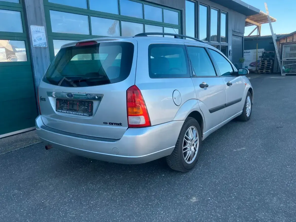 Occasion Ford Focus Ghia 101 ch (74 kW) 1999 Argent Break
