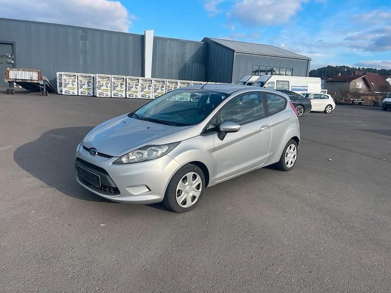 Gebraucht Ford Fiesta 60 PS (44 kW) 2010 Silber Kleinwagen