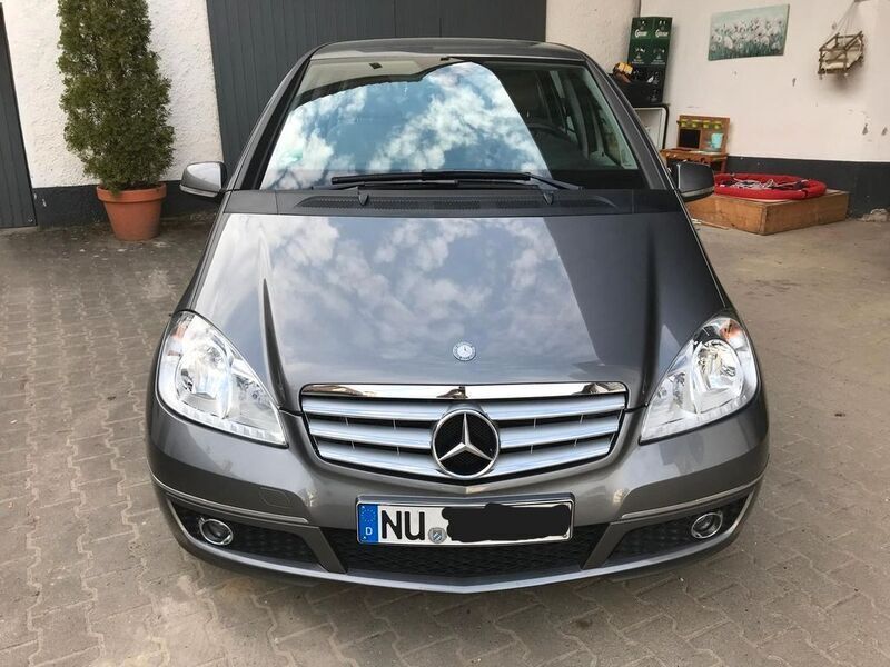 Grau Gebraucht 2011 Mercedes A180 Avantgarde Van / Kleinbus | 8.800 € (Teuer) - Bild 1/4