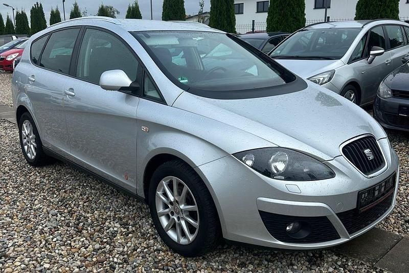 Silber Gebraucht 2012 Seat Altea XL Copa Van / Kleinbus | 2.590 € (Etwas zu teuer) - Bild 1/4