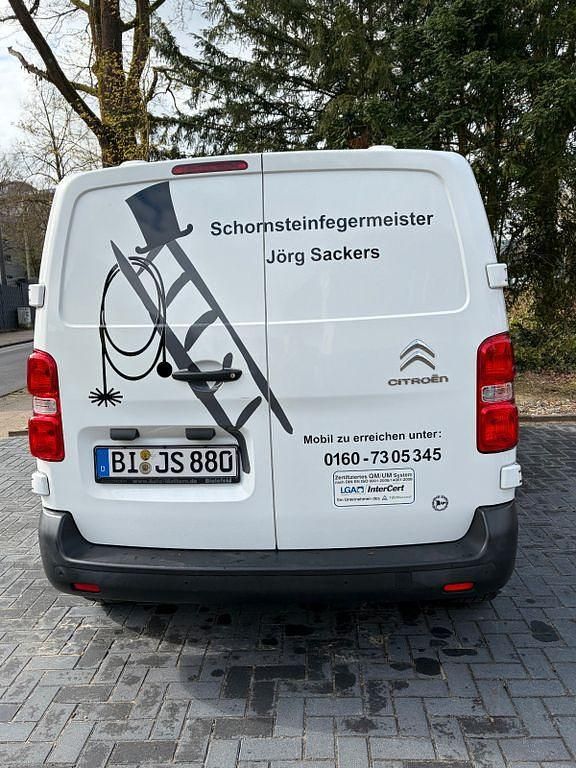 Second-hand Citroën Jumpy 95 CP (69 kW) 2017 Alb Monovolum