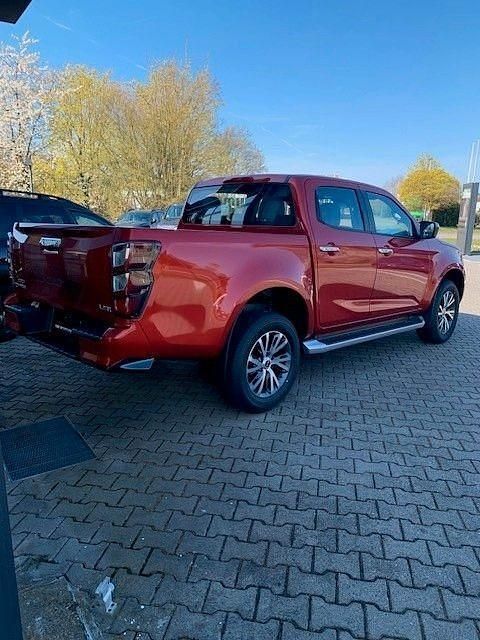 Neu Isuzu D-Max 163 PS (119 kW) 2026 Orange Pickup