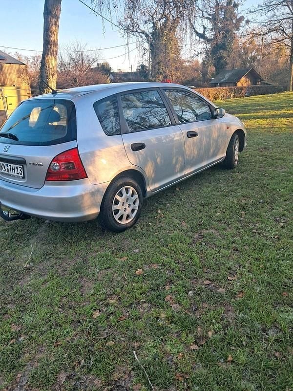 Grau Gebraucht 2002 Honda Civic Limousine | 2.450 € (Fairer Preis) - Bild 1/4
