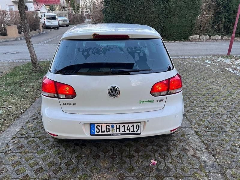 Gebraucht VW Golf VI Highline 122 PS (89 kW) 2010 Weiß Kleinwagen