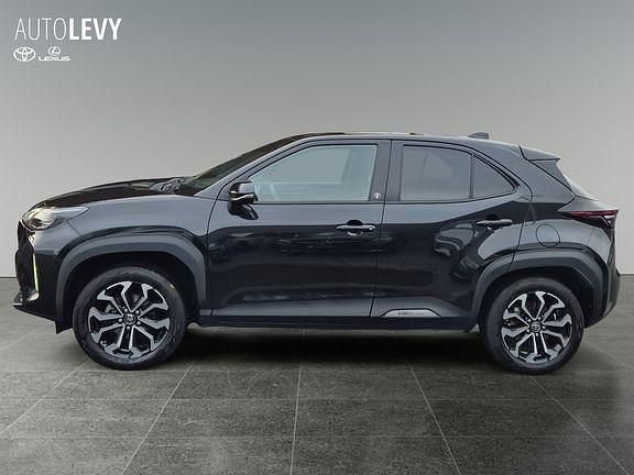 Gebraucht Toyota Yaris Hybrid Connect Style 116 PS (85 kW) 2023 Mysticschwarz mica SUV