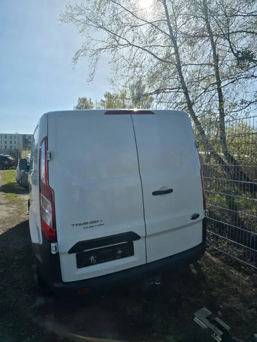 Używany Ford Transit Custom Trend 131 KM (96 kW) 2017 Biały Minivan