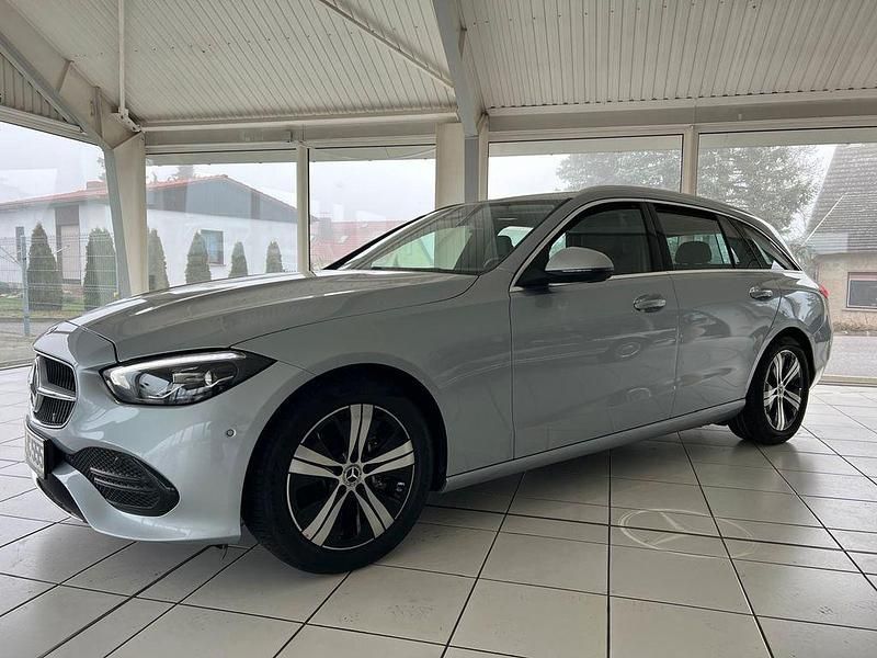 Gebraucht Mercedes C220 Avantgarde 197 PS (144 kW) 2025 Silber Kombi