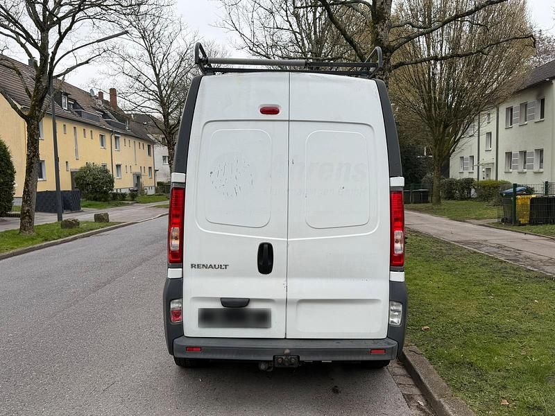 Gebraucht Renault Trafic 90 PS (66 kW) 2013 Weiß Van / Kleinbus