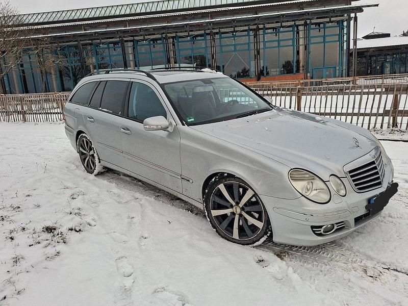 Gebraucht Mercedes E320 224 PS (164 kW) 2009 Silber Kombi