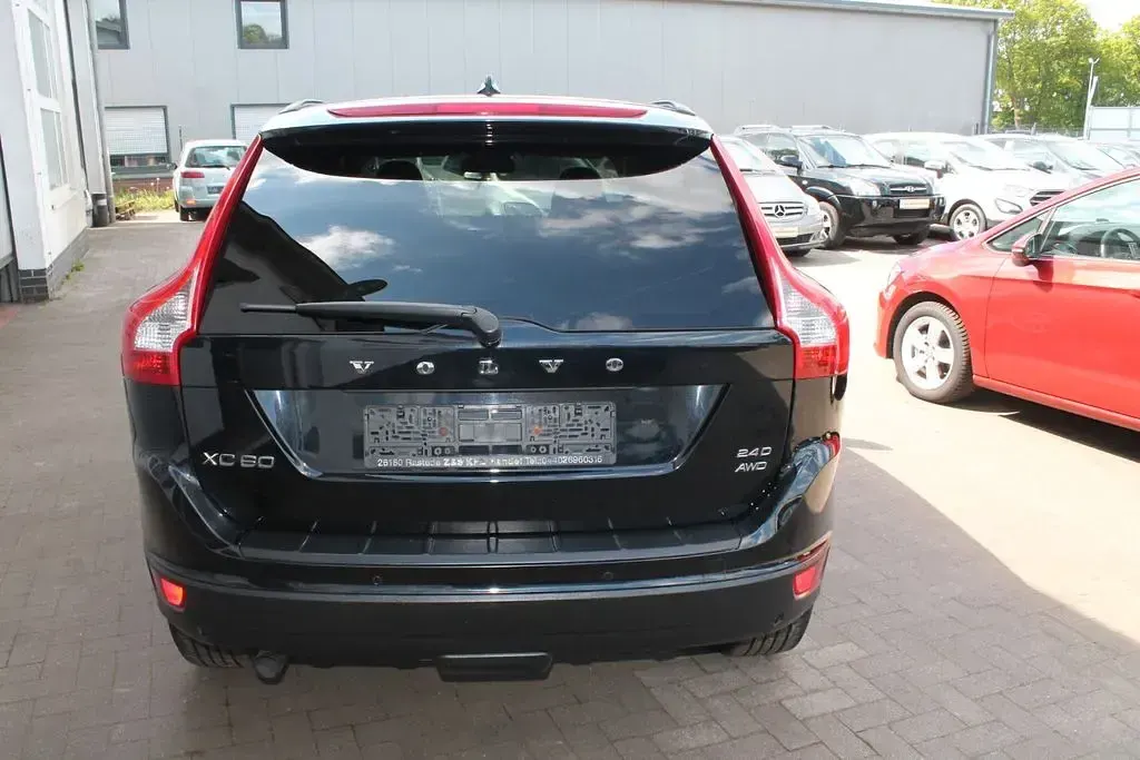 Gebraucht Volvo XC60 Summum 163 PS (119 kW) 2009 Black sapphire SUV